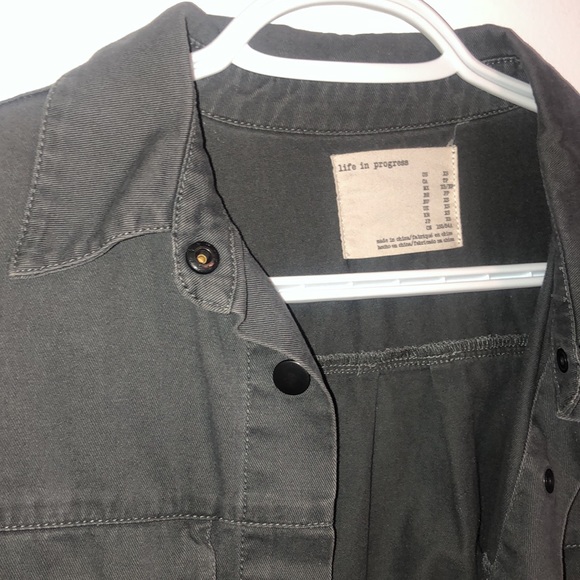 Cropped jean jacket - Picture 2 of 4